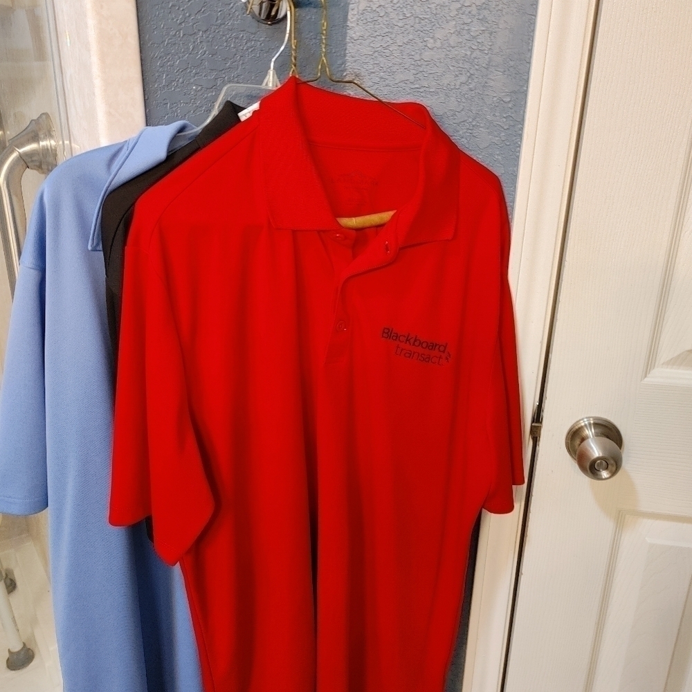 Bundle of 5 golf shirts in red, blue and black. Large, Never worn